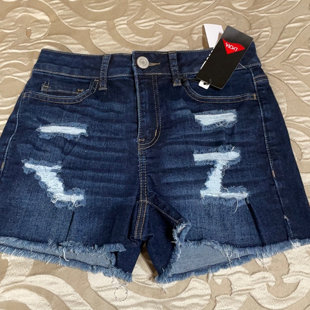 women’s denim shorts size 3/26 waist new with tags